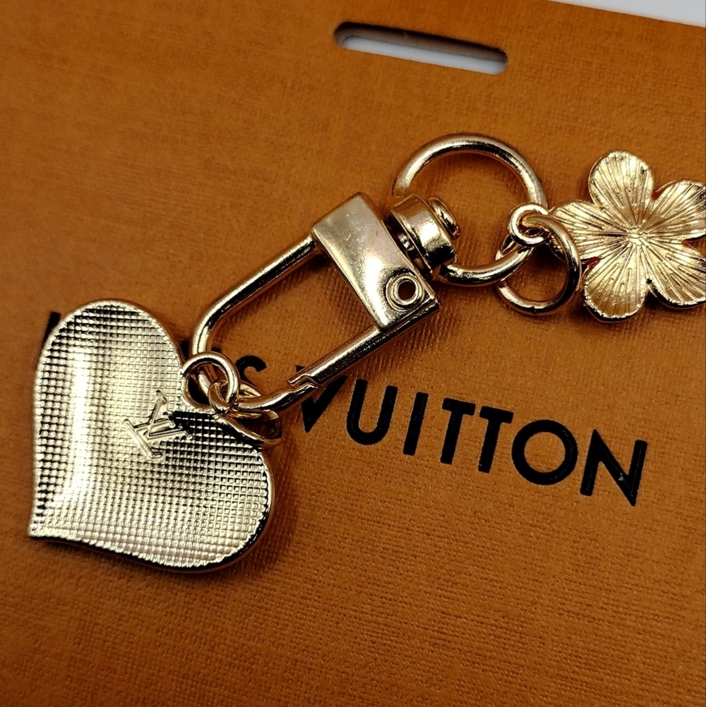 Louis Vuitton Zipper Pull, Authentic. Black, Heart Shaped - Picture 2 of 5